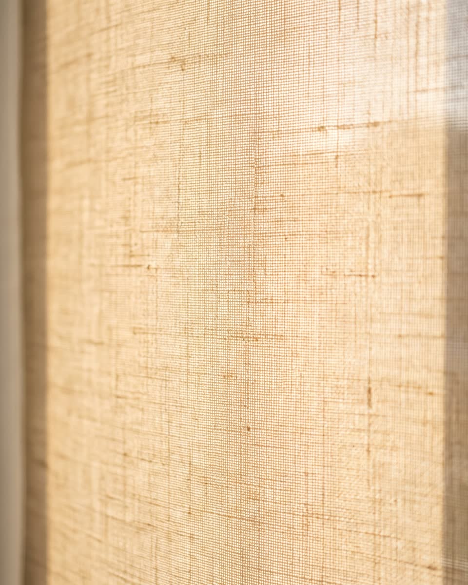 Detalle de la textura de la tela a contraluz